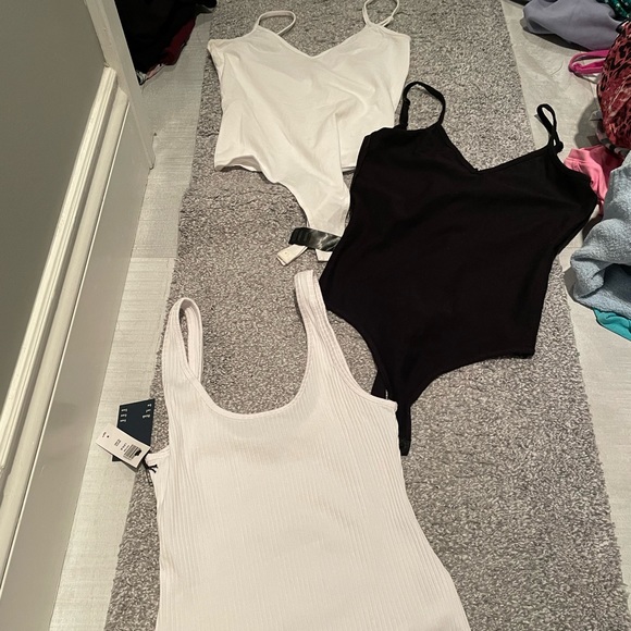 NWOT Bodysuit!🇬🇧Basic white v-neck thong bodysuit - Picture 10 of 10